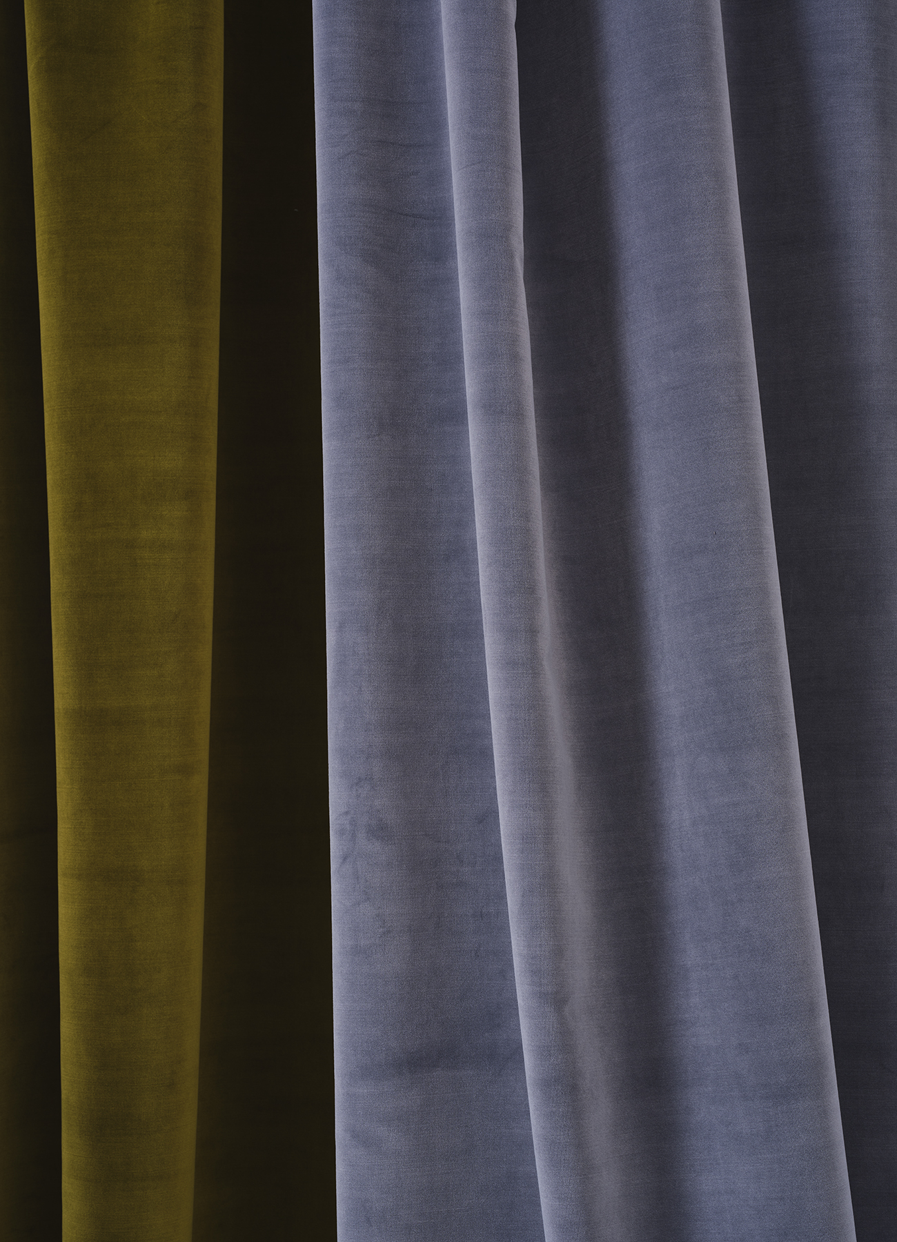 Short pile polyester velvet