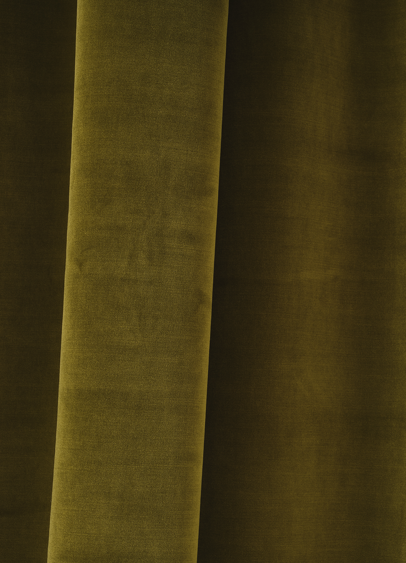Short pile polyester velvet
