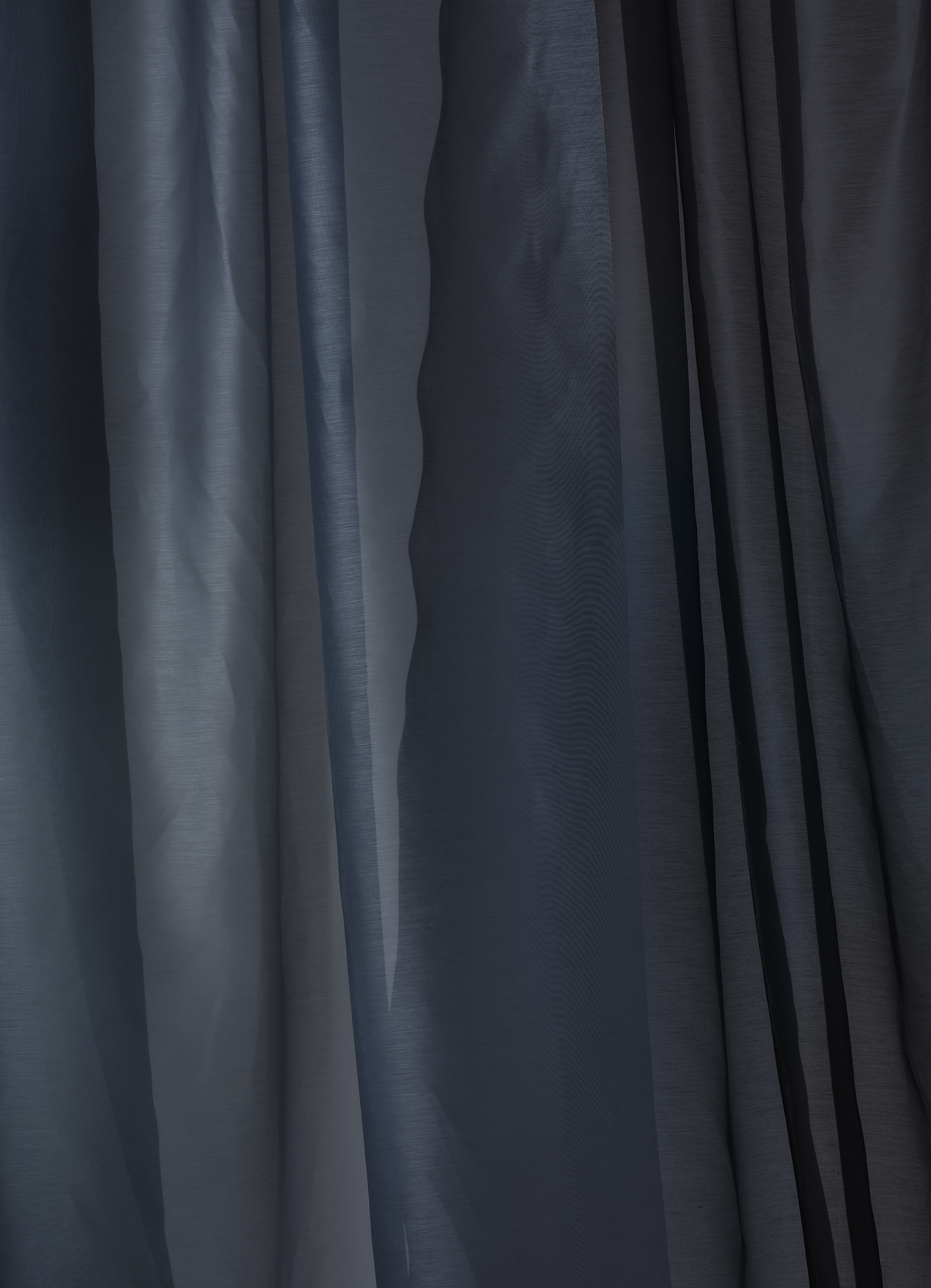 Flame-retardant polyester voile with color blur print