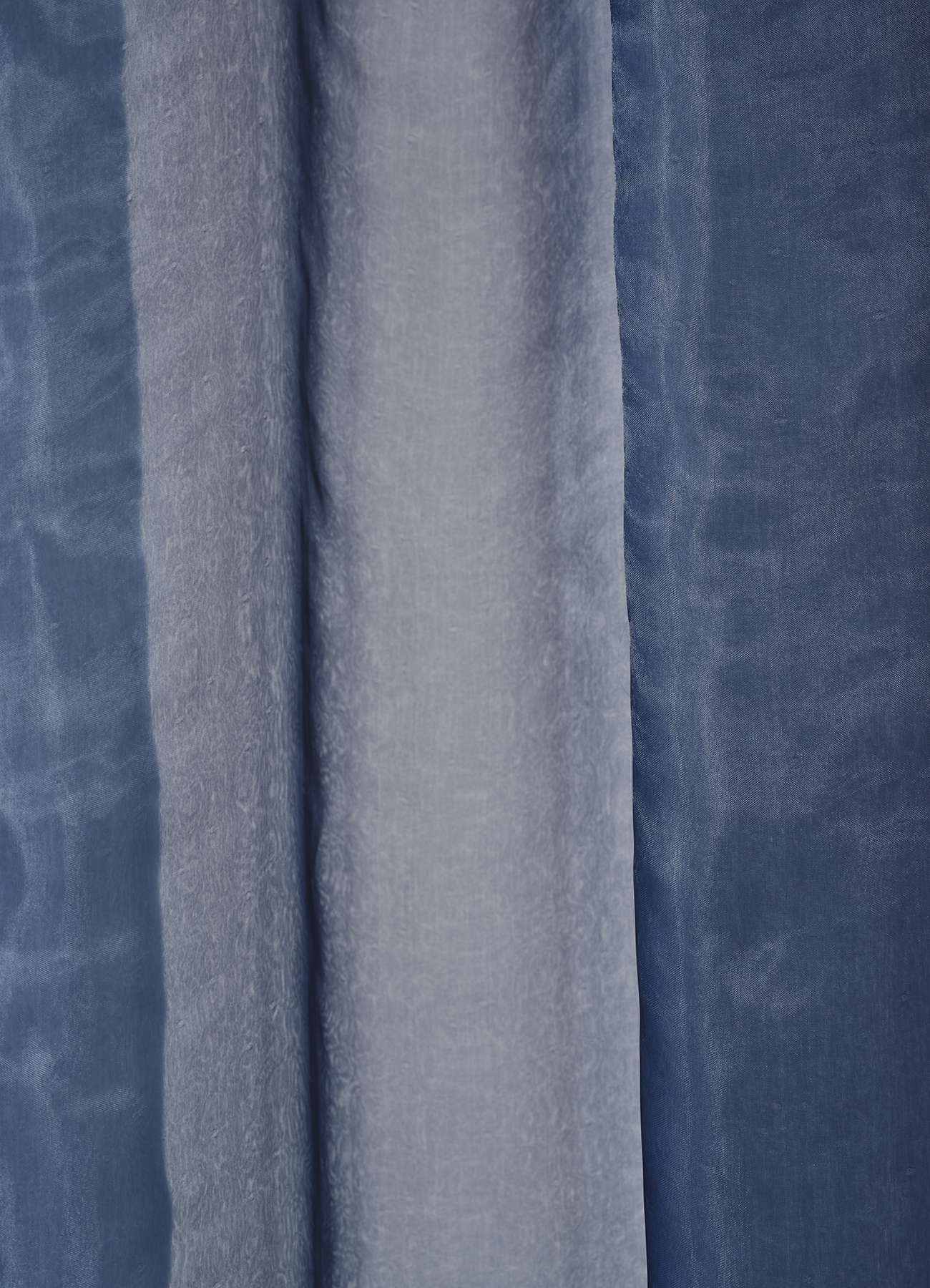 Printed flame-retardant multilayer fabric