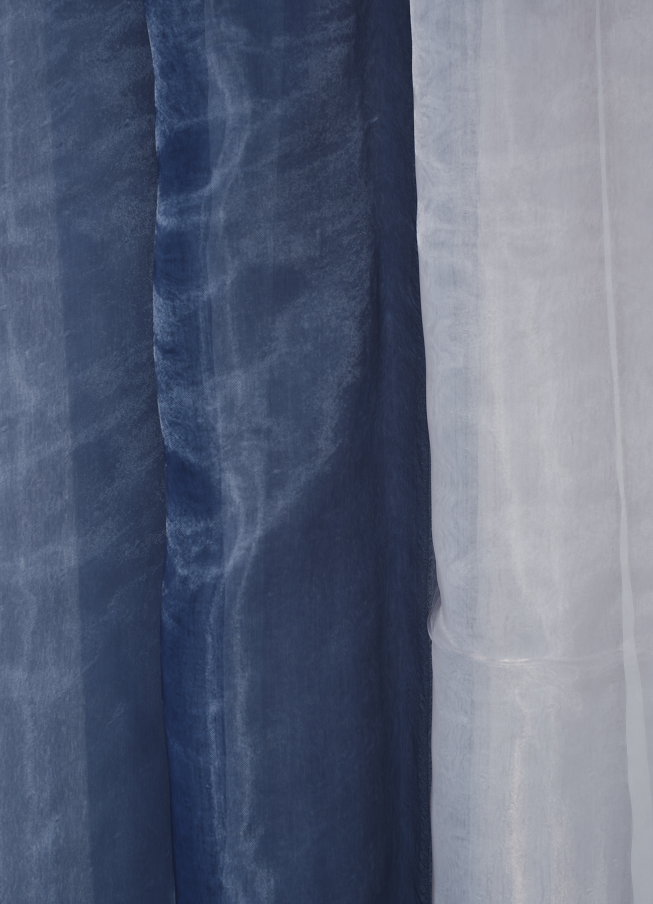 Printed flame-retardant multilayer fabric