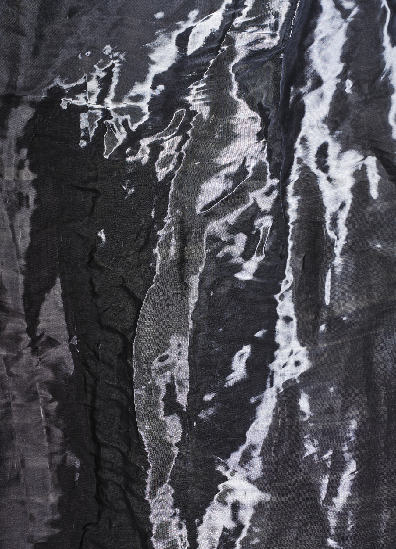 Metal fabric with large scale color blur print