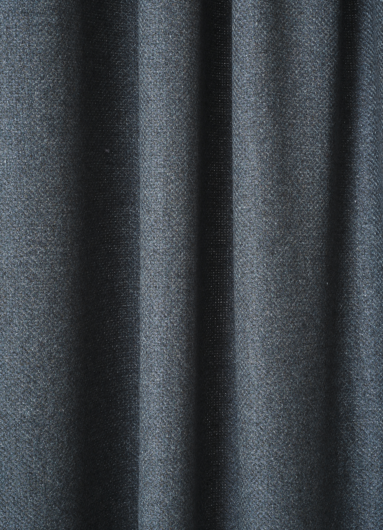 Woven fabric made of natural fibres