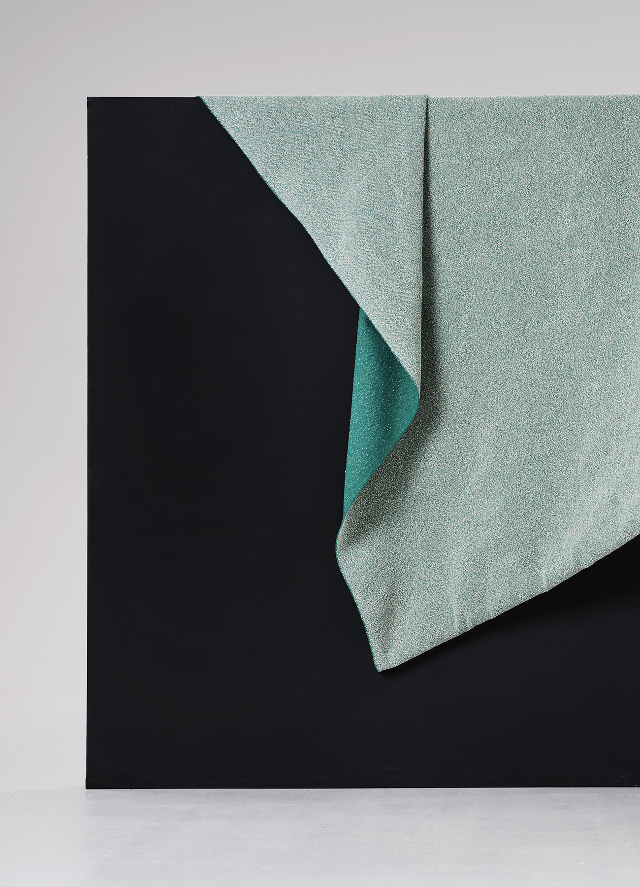 Knitted upholstery fabric