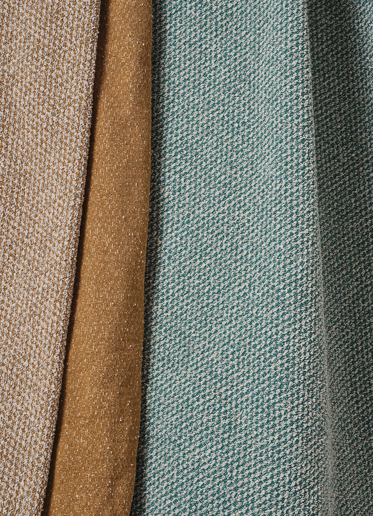 Knitted upholstery fabric