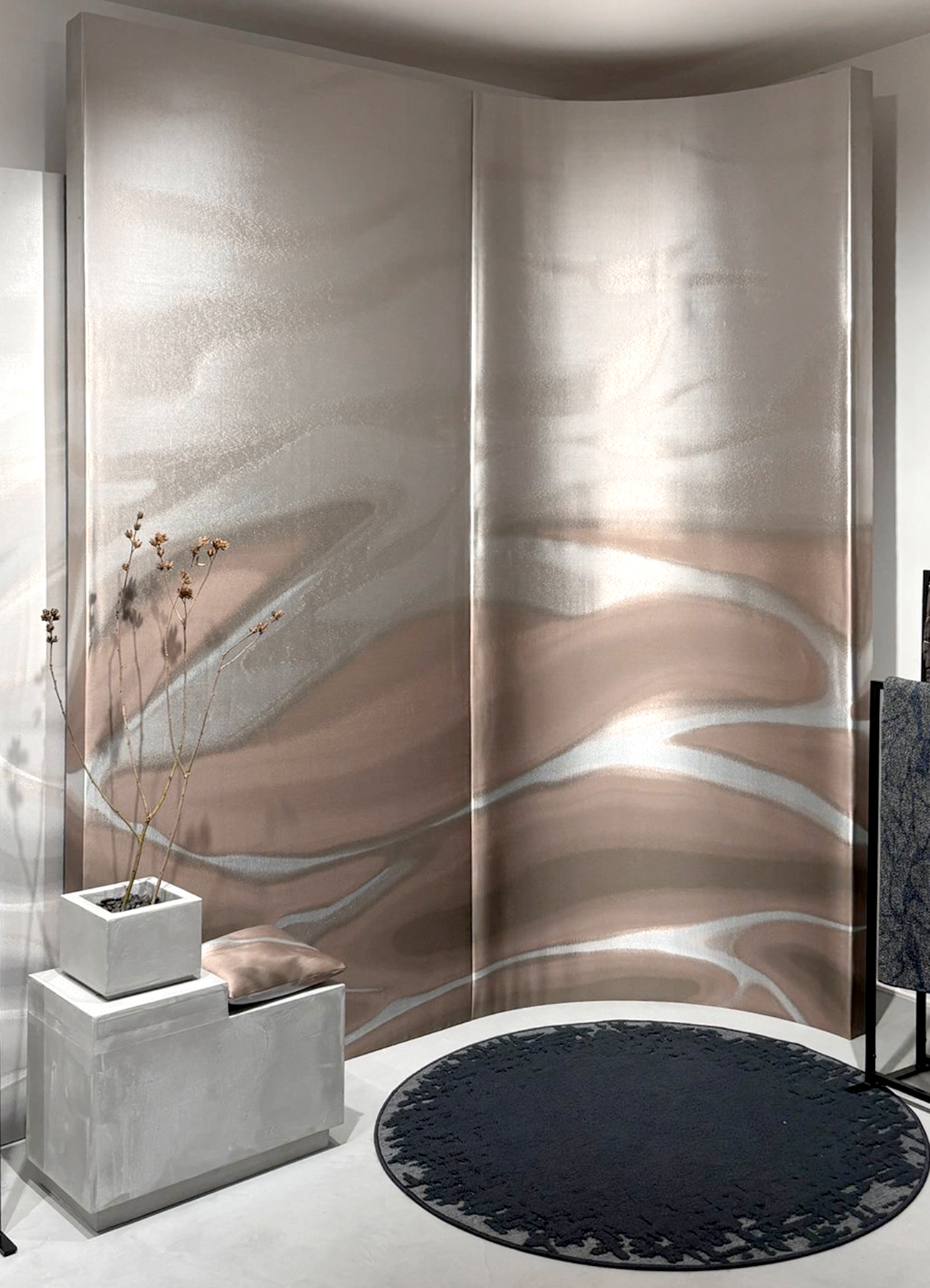 Large scale double panel jacquard