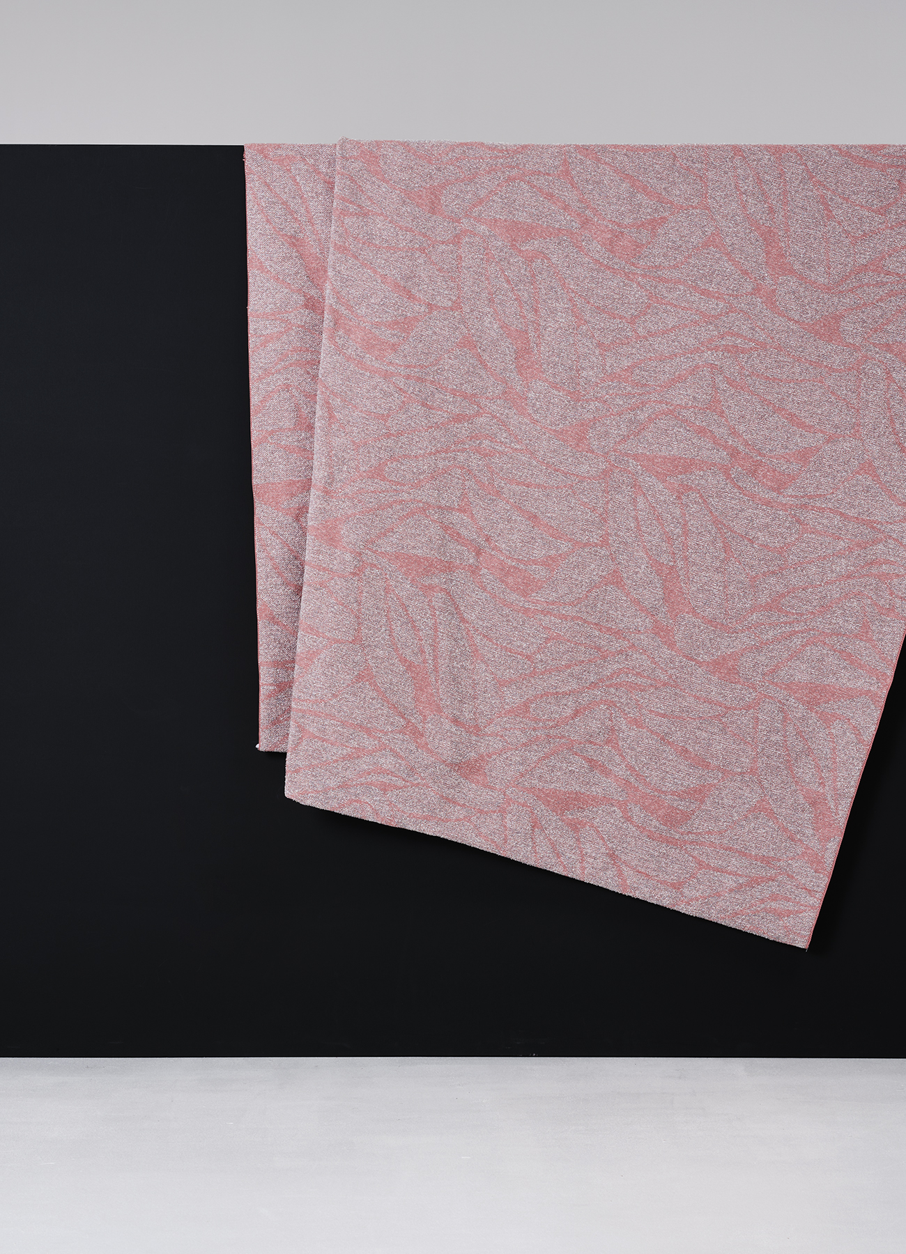 Knitted upholstery fabric
