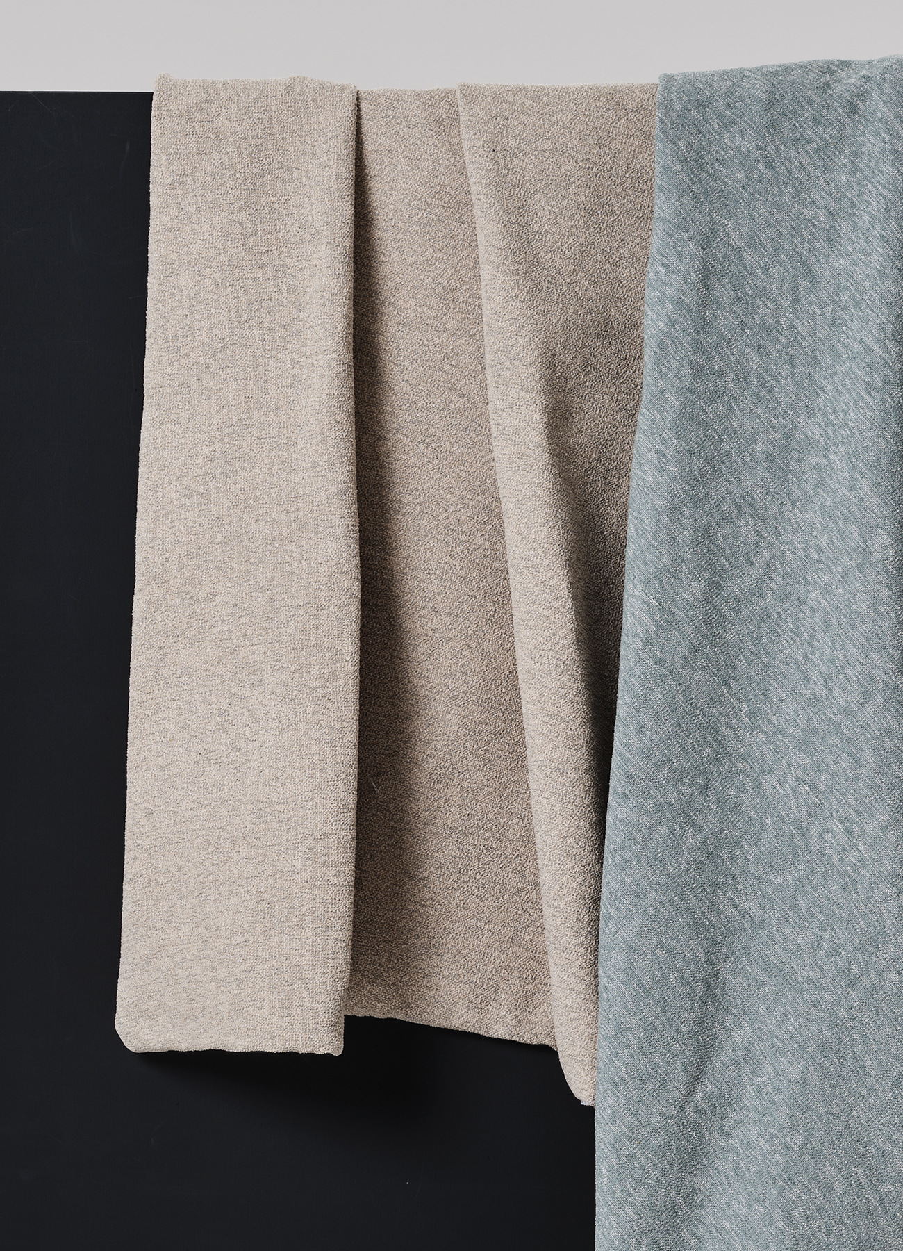 Knitted upholstery fabric