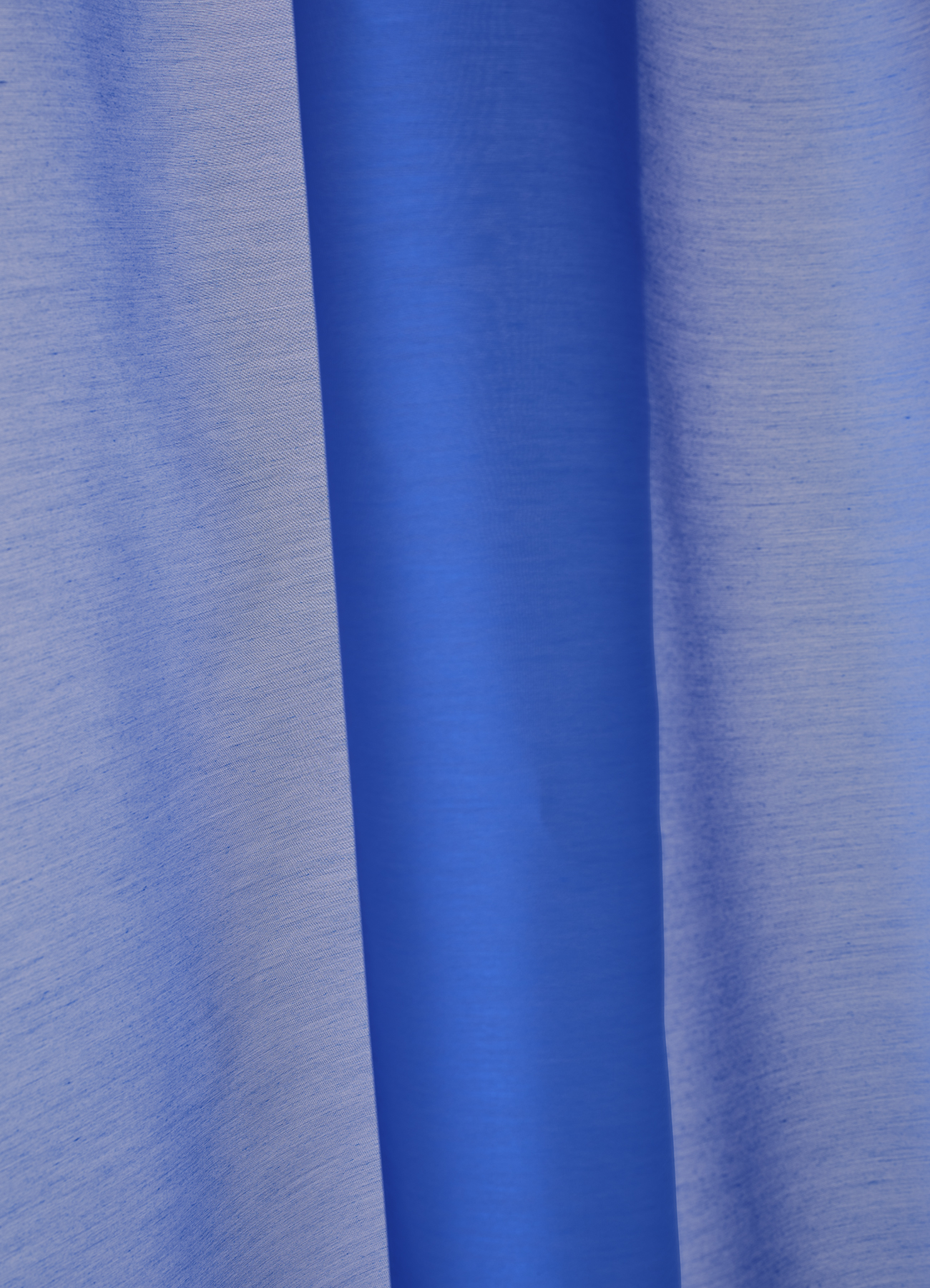 Fire retardant polyester voile with fine texture