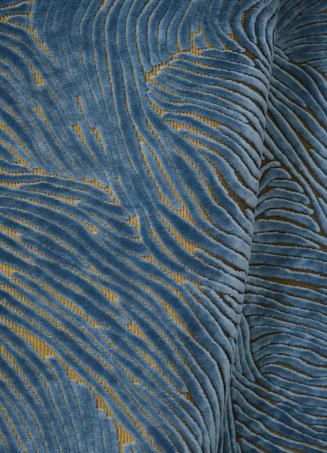 Velvet jacquard with cotton pile and polyester ground