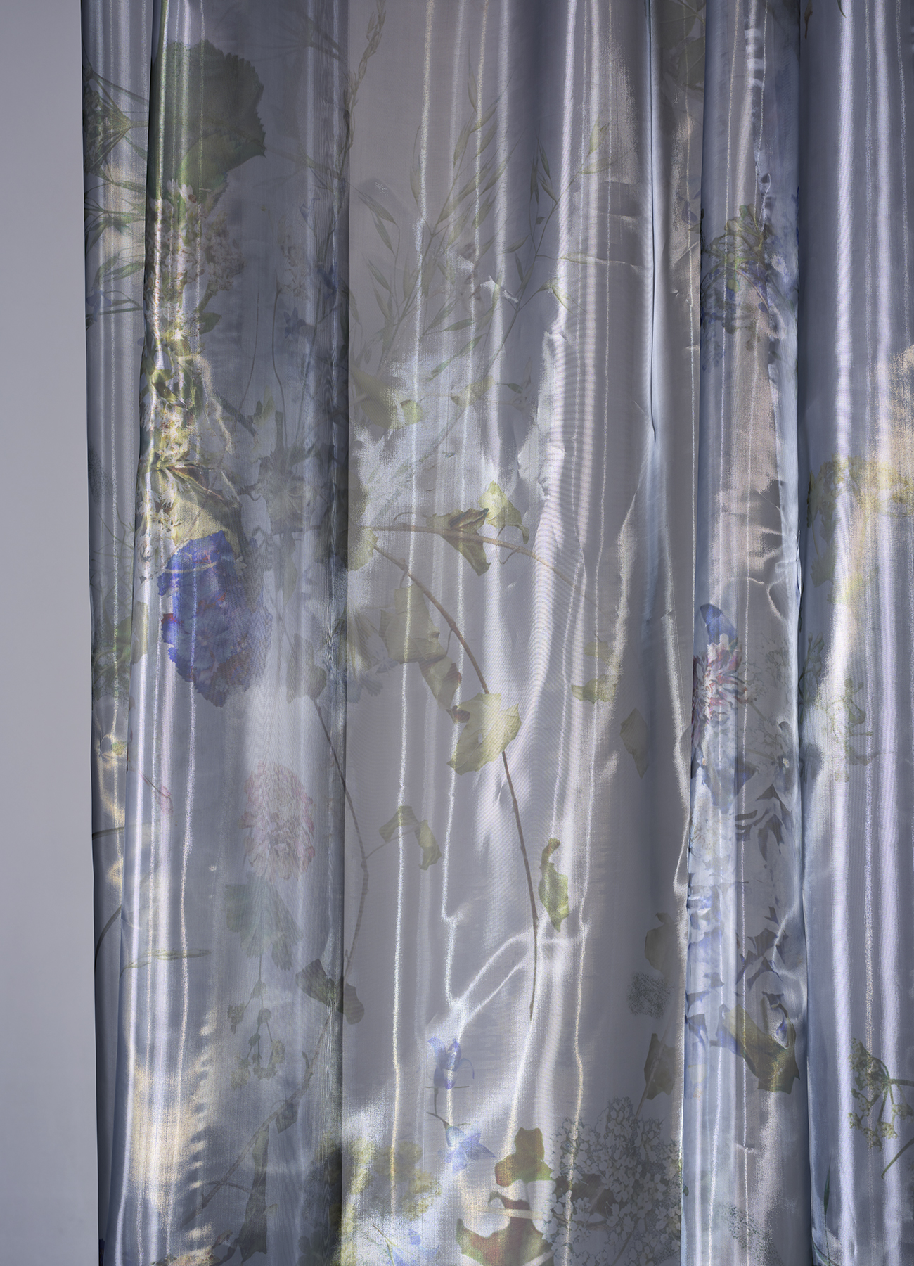 Printed metallic shine fabric