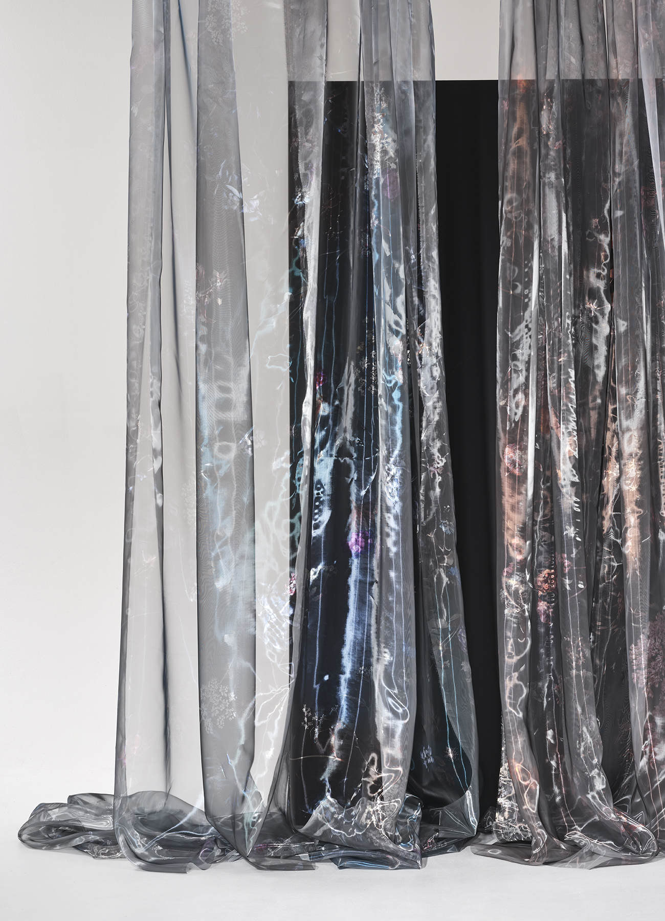 Printed metallic shine fabric