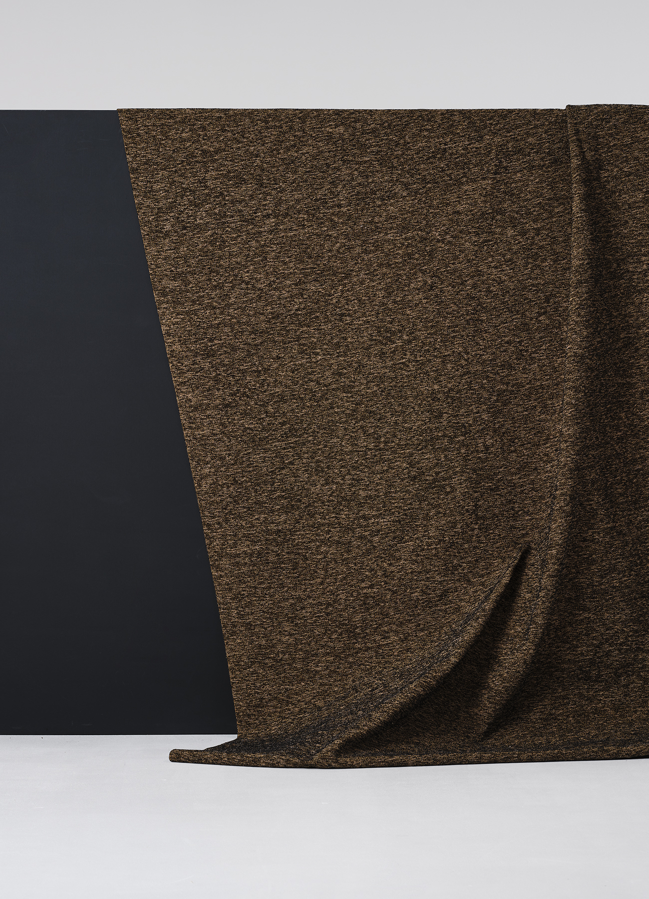 Knitted upholstery fabric